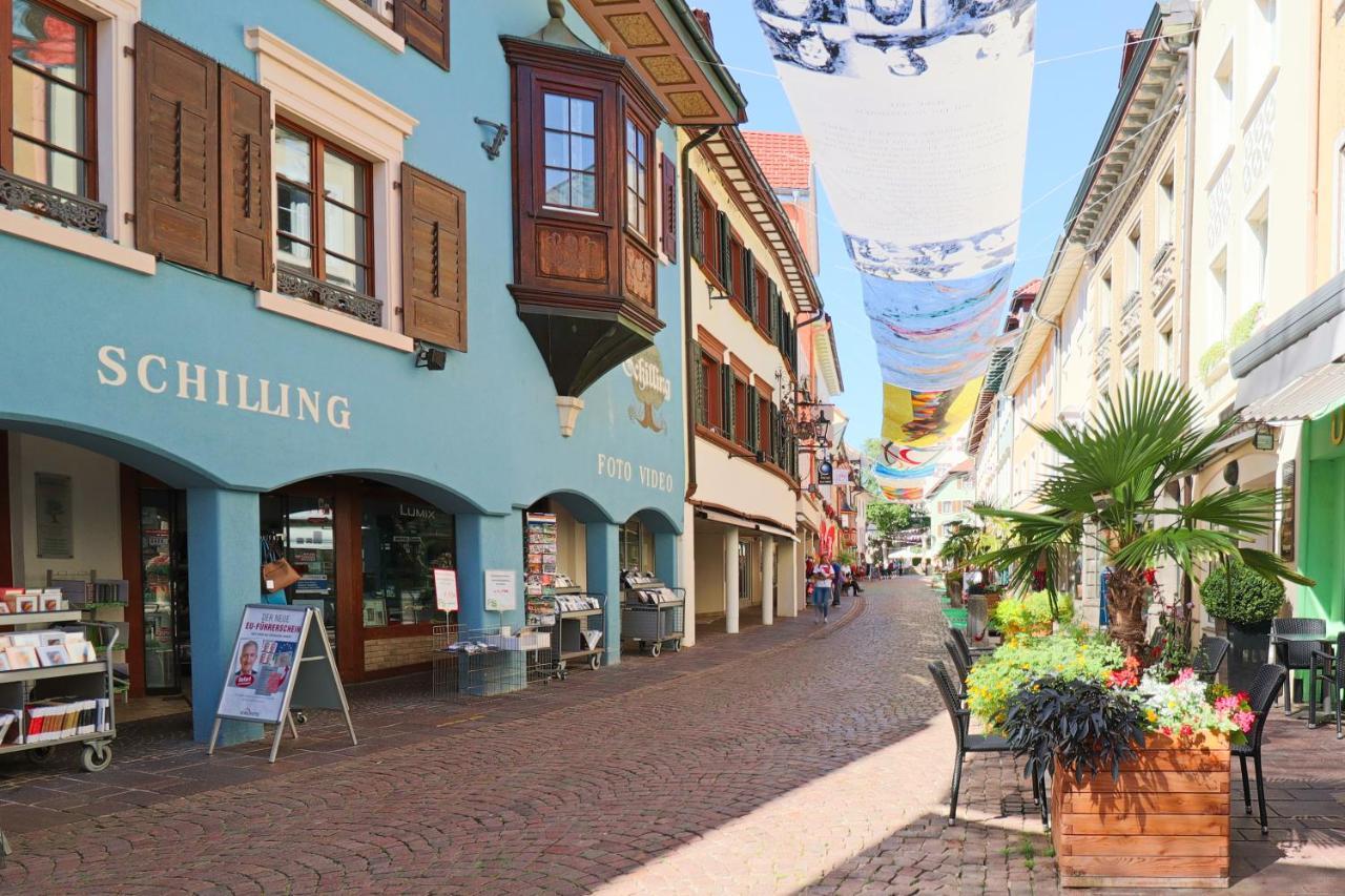 Loewe Apartment Gelb Tiengen Altstadt ヴァルツフート＝ティンゲン エクステリア 写真